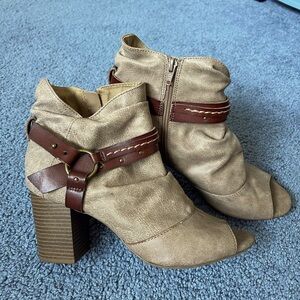 High Heeled Boots!
Best Offer